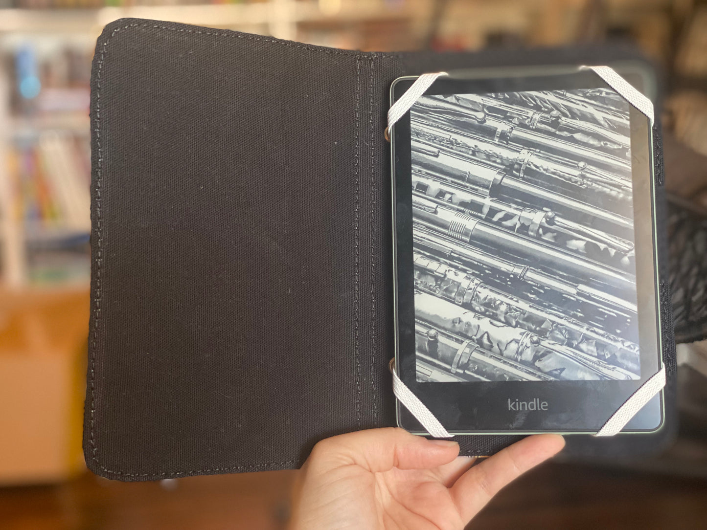 Magic Mirror Kindle Cover with Elastic Closure, Solid Cover .